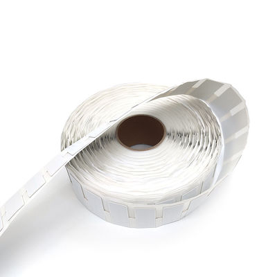 UHF RFID linh hoạt trên thẻ kim loại Nhãn trắng 70 * 30mm 860-960MHz