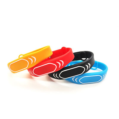 Tùy chỉnh dây đeo cổ tay silicon NFC cho khuôn viên / Công viên giải trí